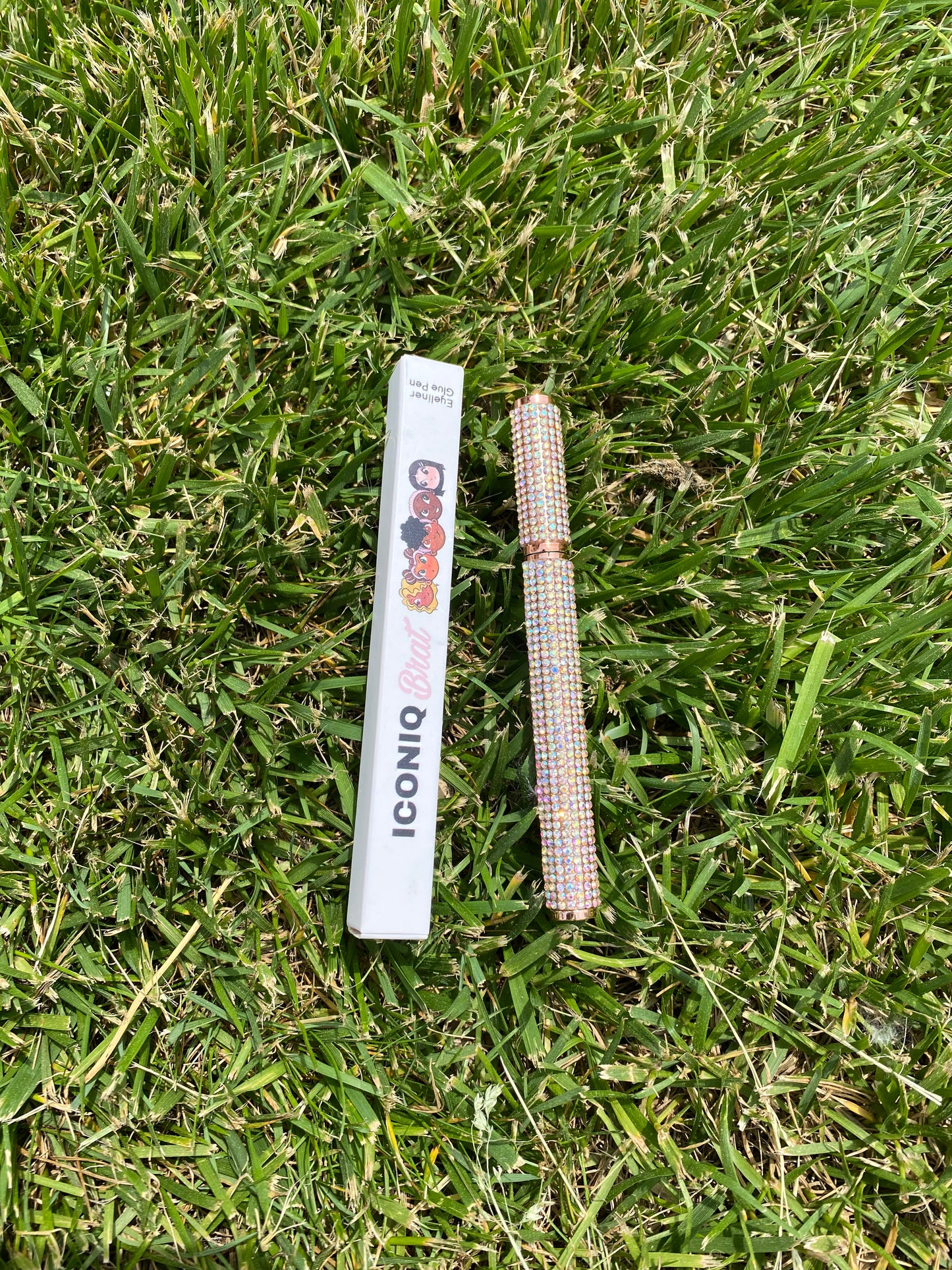 eyeliner glue pen