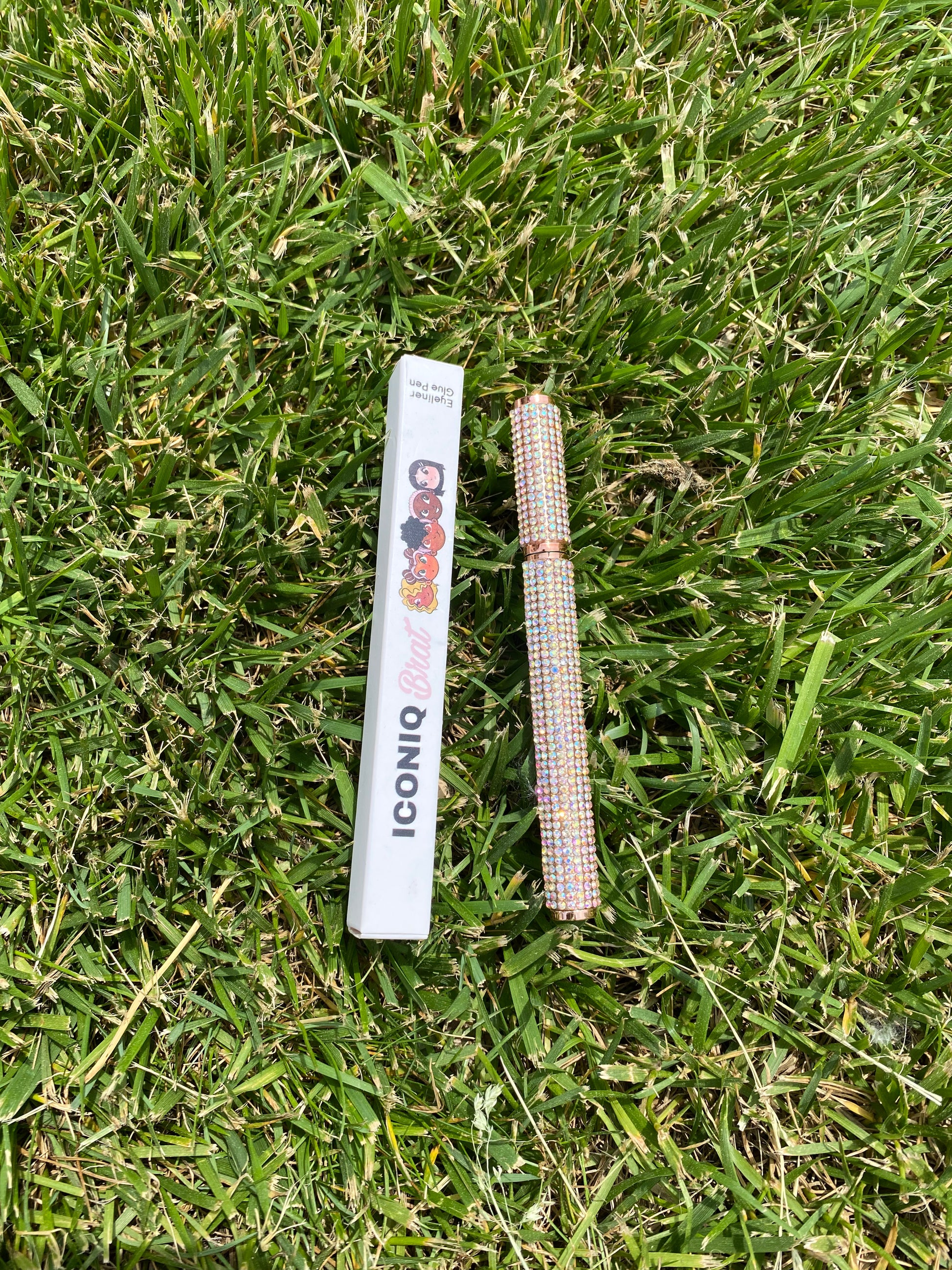 eyeliner glue pen